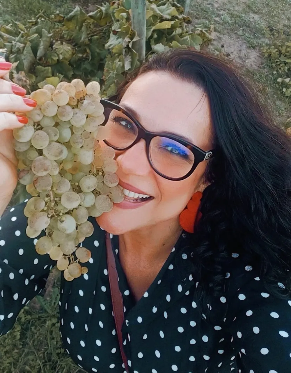 Elaine de Oliveira em Portugal, da rota de enoturismo — Foto: Acervo pessoal